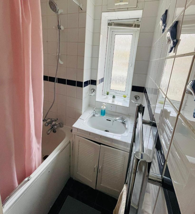 Cosy Flat Close To East Finchley Station London Exterior photo